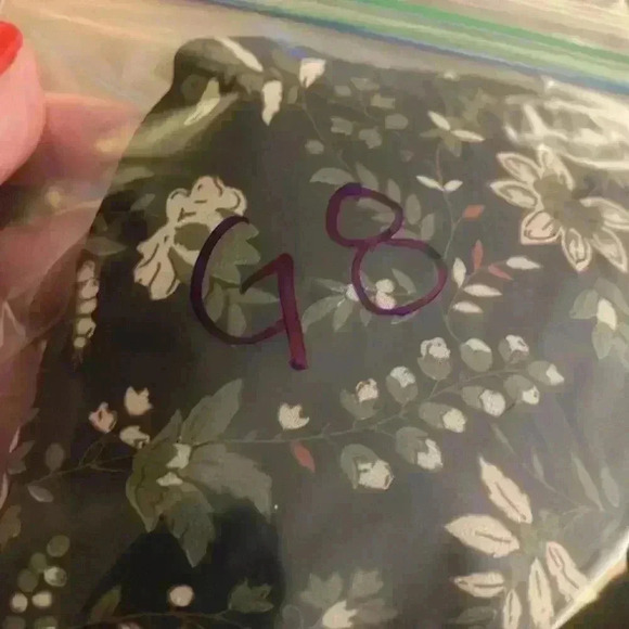 No Brand Womens Top Navy L Smocked Neckline Floral Print Button Closure Classy - Picture 11 of 11